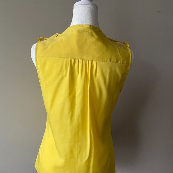 Banana Republic Factory Sleeveless Button-Up Blouse in Yellow, Size XS - Picture 4 of 7
